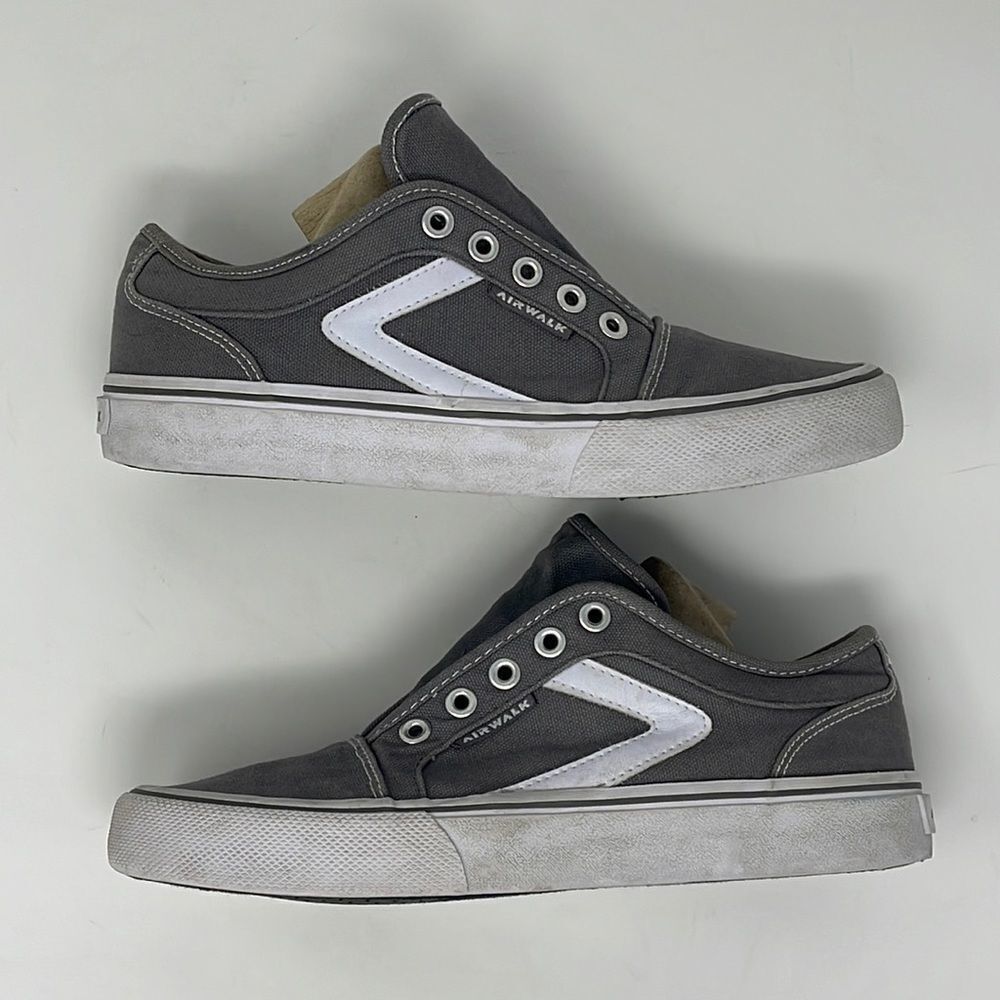 Airwalk Sneakers Gray/White Canvas upper, Men’s size 7